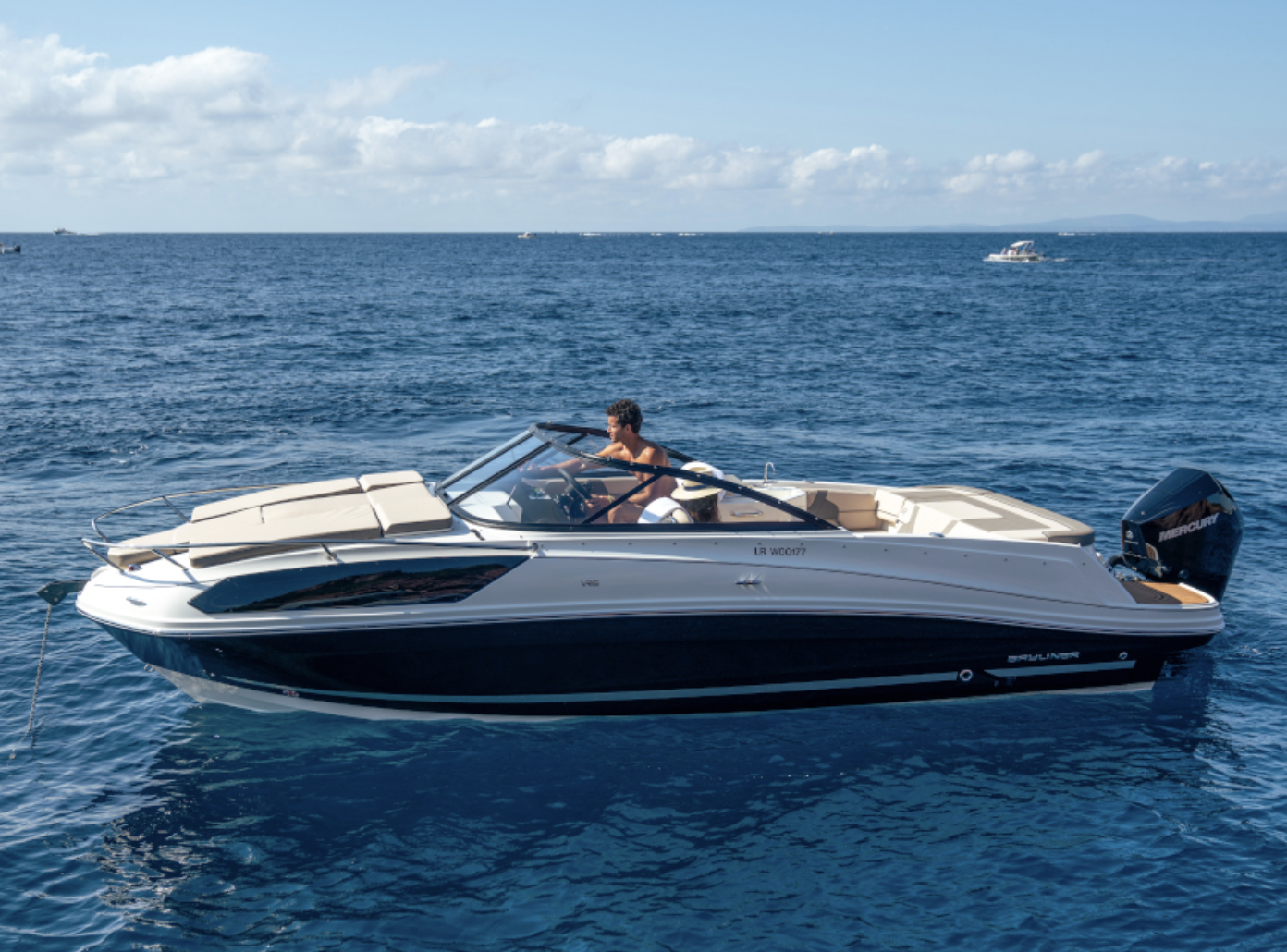 Bayliner VR6 Cuddy sportiškas motorinis laivas